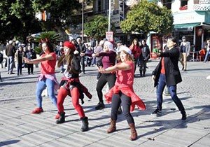 Zumba dansıyla  savaşa hayır  dediler